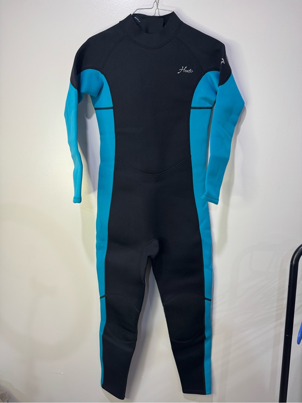 Men’s Black & Teal Long-Sleeve Swim Rash Guard